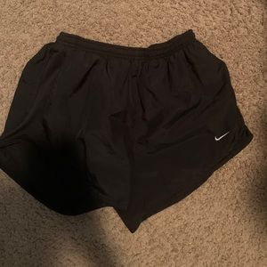 black nike shorts size M